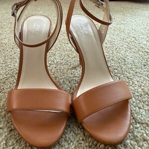 Polo Ralph Lauren Rae Leather Sandal size 37.5b retail $295 made in Italy.